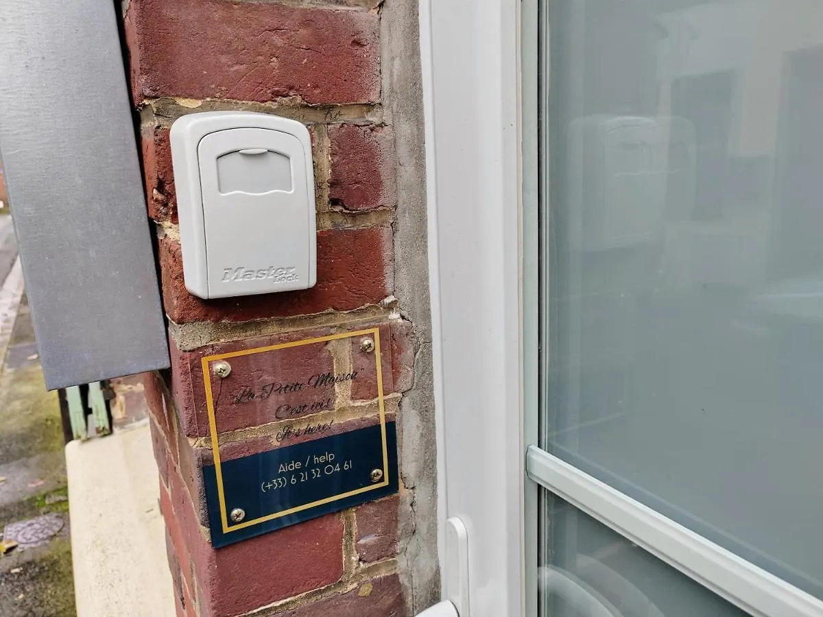 La Petite Maison Beauvais 0*,