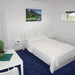 Casuta Bradulet - Aeroport Otopeni & Therme Villa Balotesti